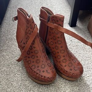 Women’s Boots
